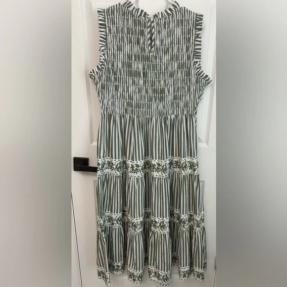 Crown & Ivy 100% cotton dress green white striped pattern Size 16 Elastic Top - Picture 6 of 8